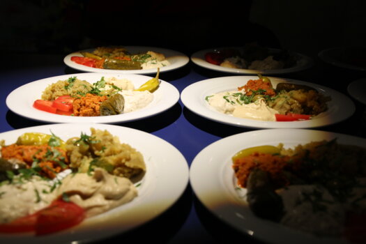 Während des Events gab es traditionelles syrisches Essen für die Gäste.