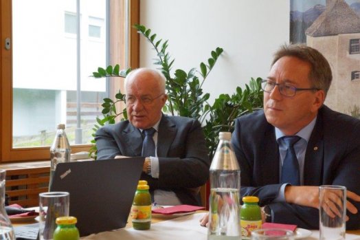 Landtagspräsident vanStaa mit Bürgermeister Krumschnabel
