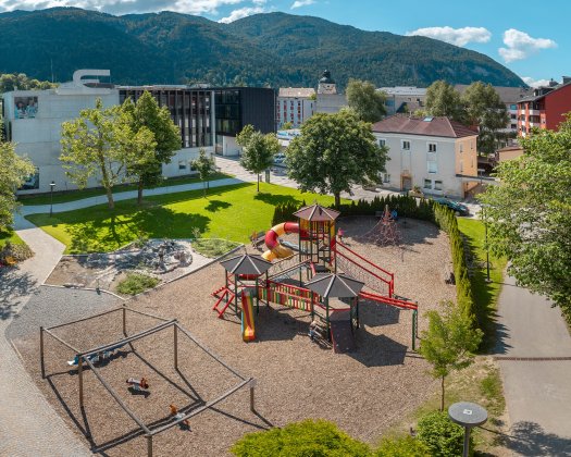 Im Stadtpark wurde neben dem bereits vorhandenen Kinderspielplatz ein neuer Wasserspielplatz angelegt. ©Kufstein