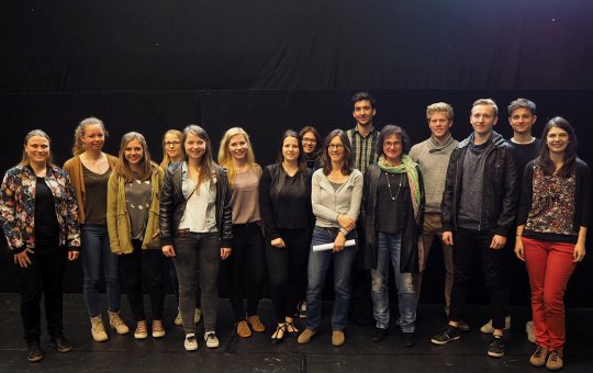 Die Studierenden des Bachelorstudiengangs Sport-, Kultur- & Veranstaltungsmanagement im Tiroler Landestheater