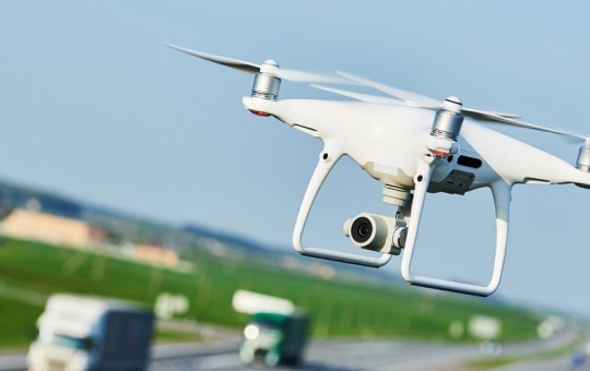 Ein Forschungsteam untersucht aktuell die Potenziale einer Drohne mit Wasserstofftank. 
