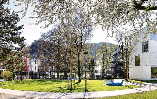 Ergebnisse des CHE-Hochschulrankings bestätigen durch mehrfache Spitzenplätze die persönliche, praxisnahe und internationale Ausrichtung der FH Kufstein Tirol. 