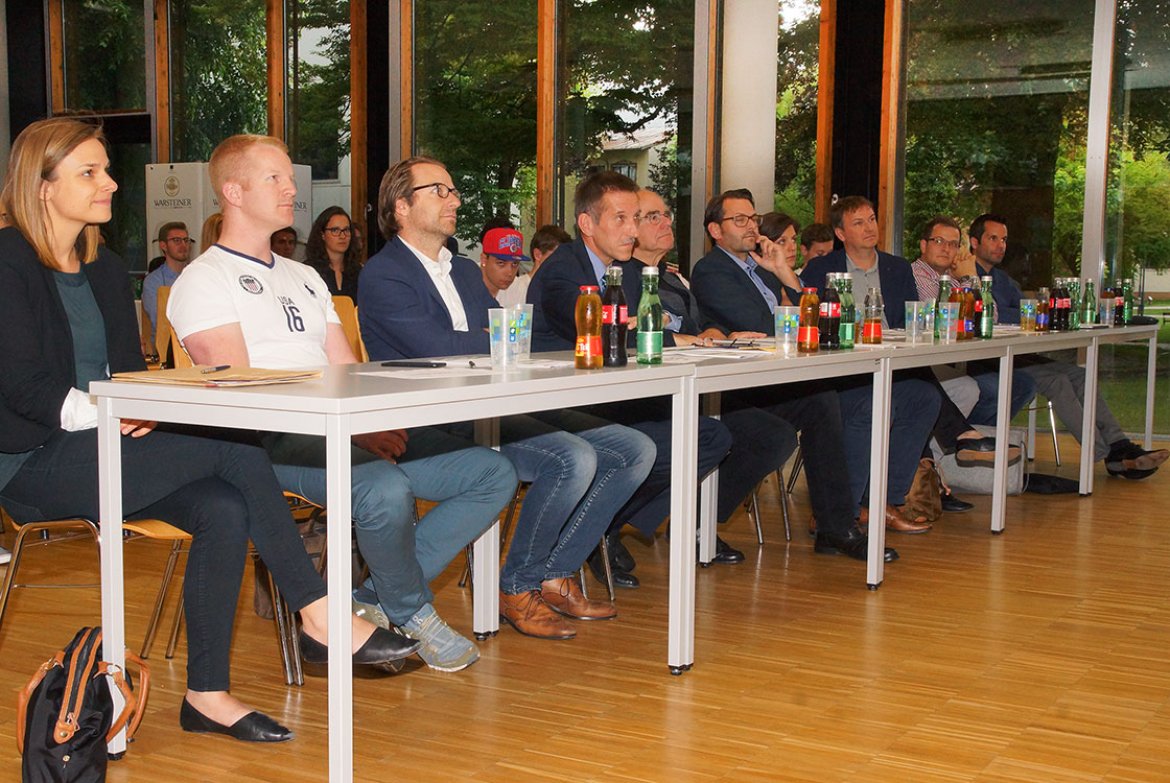 Die INNoCamp Jury bestehend aus ExpertInnen der Auftraggeber und Partner der Innovationsplattform Kufstein i.ku 