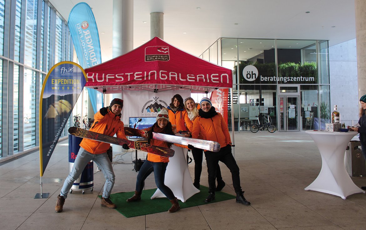 Das Projektteam auf ihrer Promotiontour am Unipark Nonntal in Salzburg
